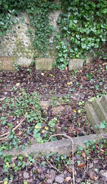 Image of the headstone for Rosamund Dell