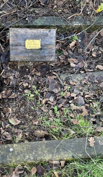 Image of plaque for Edith Guile