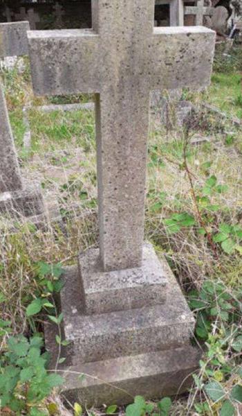 Arnold Meuter (buried 1934) headstone