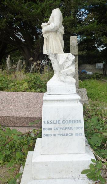 Leslie Woodward (buried 1912) headstone