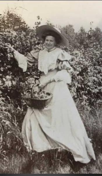 Margaret Starkey (buried 1943)