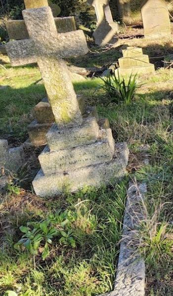 Image of headstone for Annie Hall