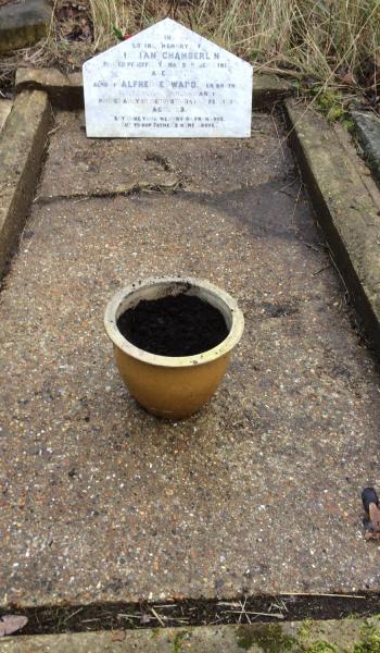 Lillian Chamberlain (buried 1917) headstone