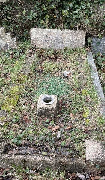 Image of gravestone for Edward Bell