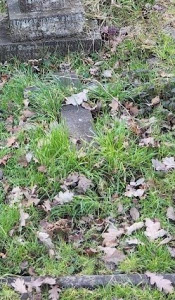 Image of headstone for Edward Riches