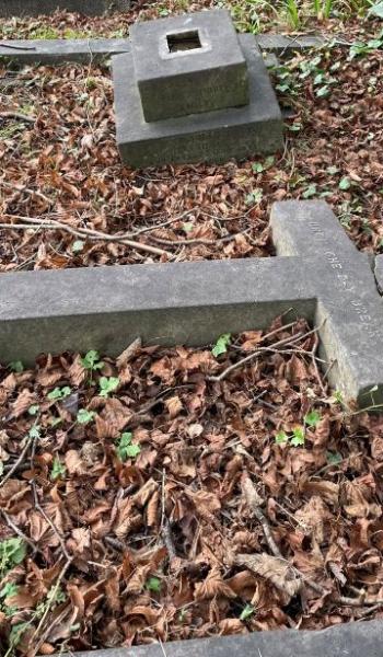 Image of the headstone for Emily Teesdale