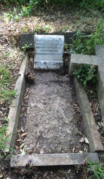 Ronald Harwood (buried 1917) headstone